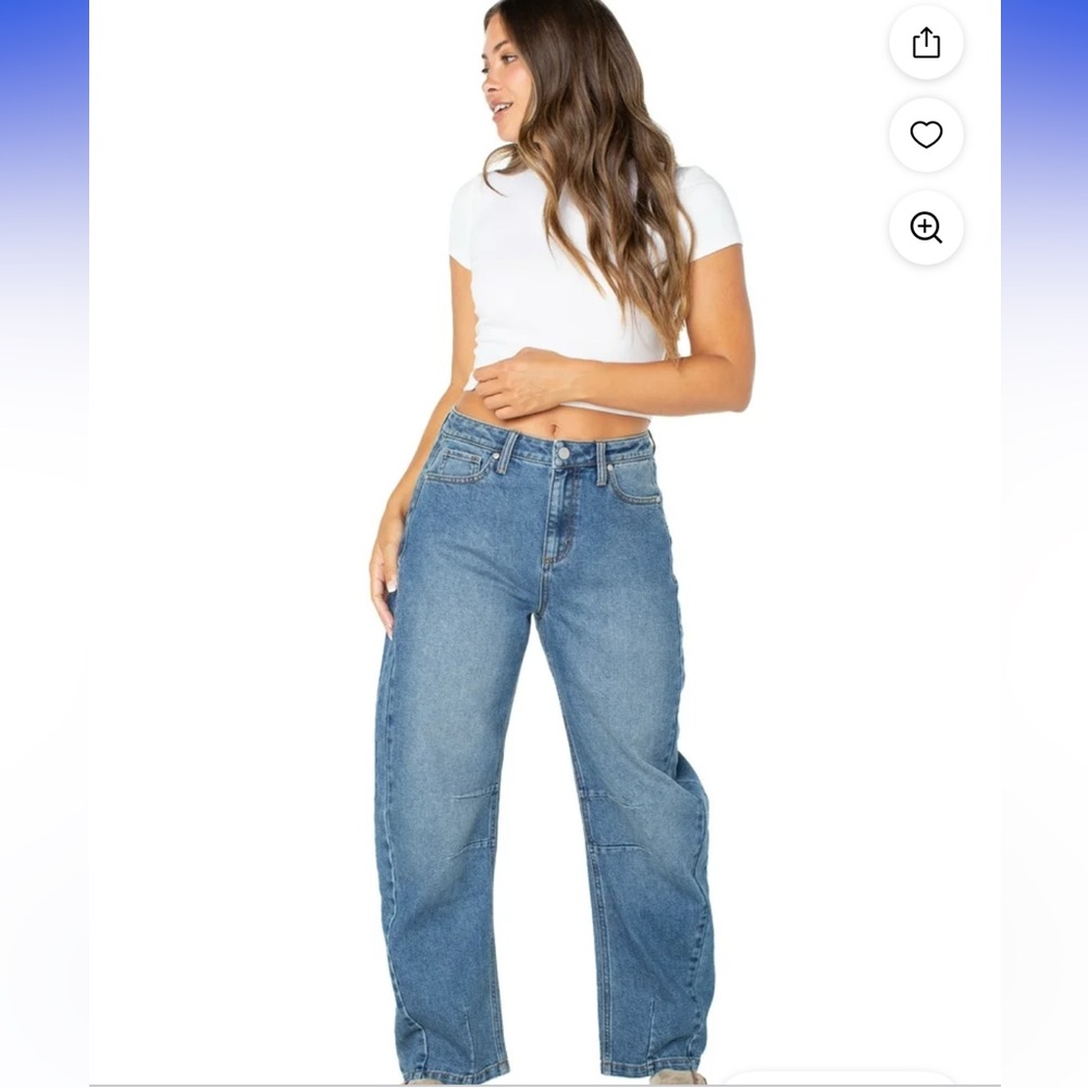 Celebrity Pink Junior’s Barrel Leg Jeans